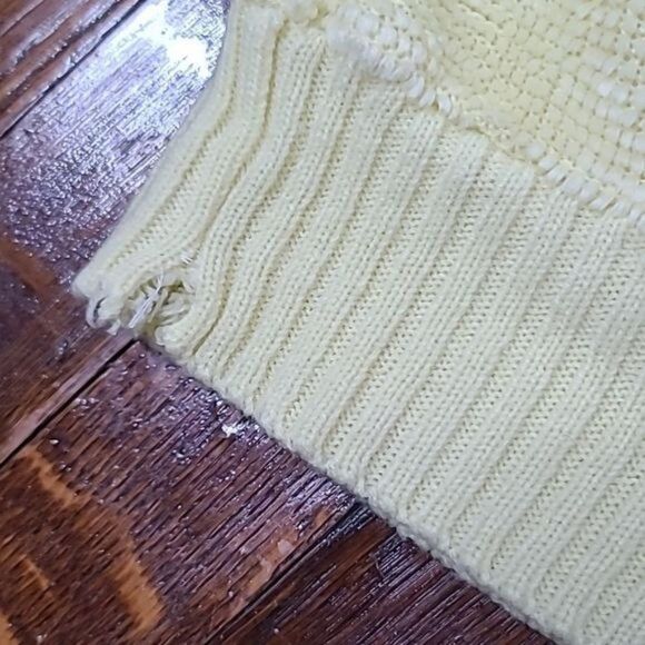 Vintage 80s Pale Pastel Yellow Fuzzy Chenille V-neck sweater Large - Picture 10 of 12